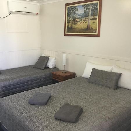 Charleville Waltzing Matilda Motor Inn エクステリア 写真