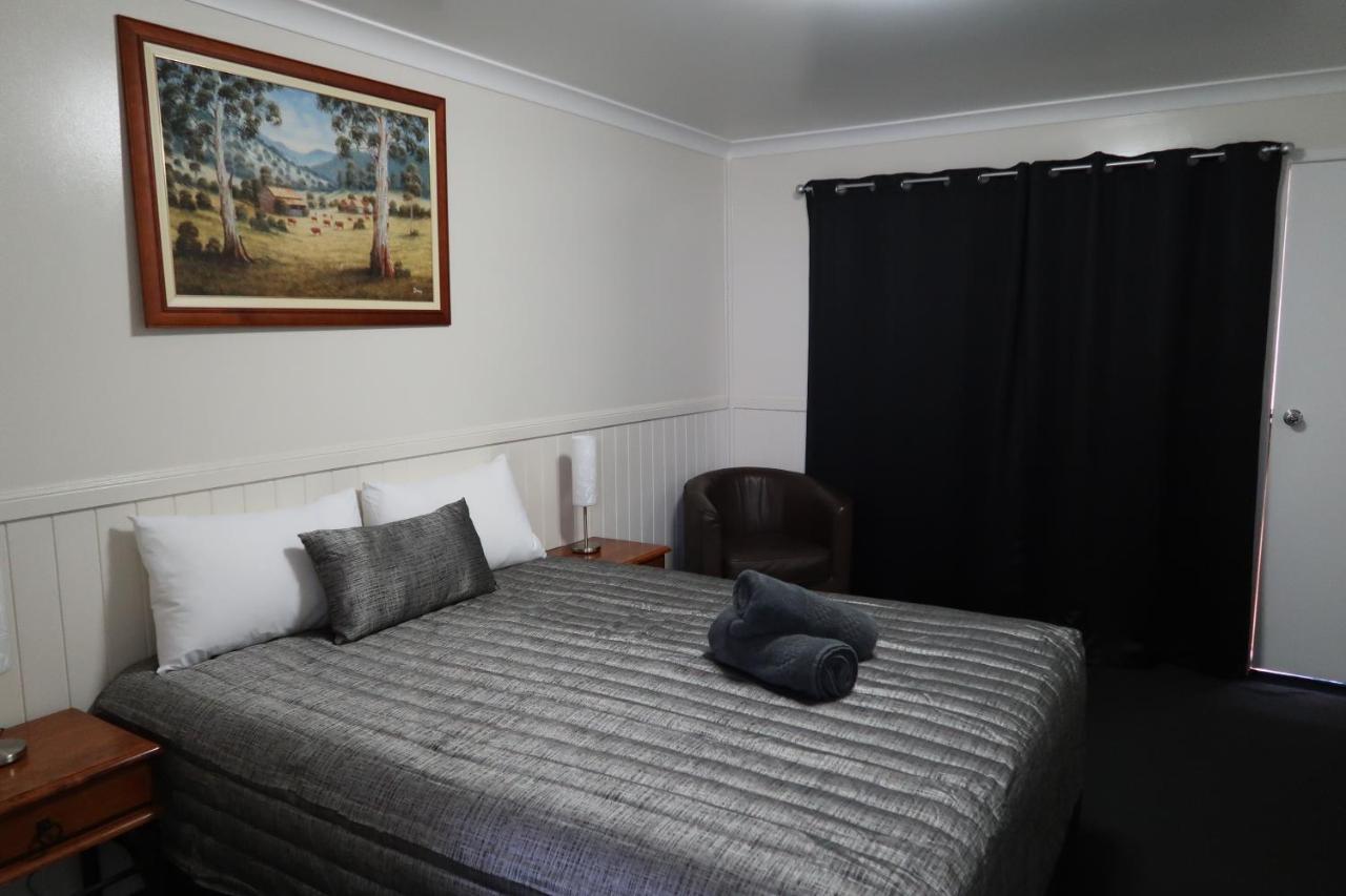 Charleville Waltzing Matilda Motor Inn エクステリア 写真