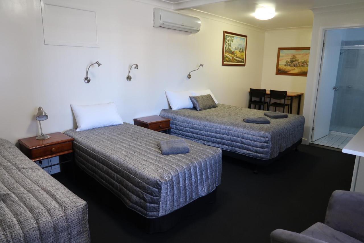 Charleville Waltzing Matilda Motor Inn エクステリア 写真