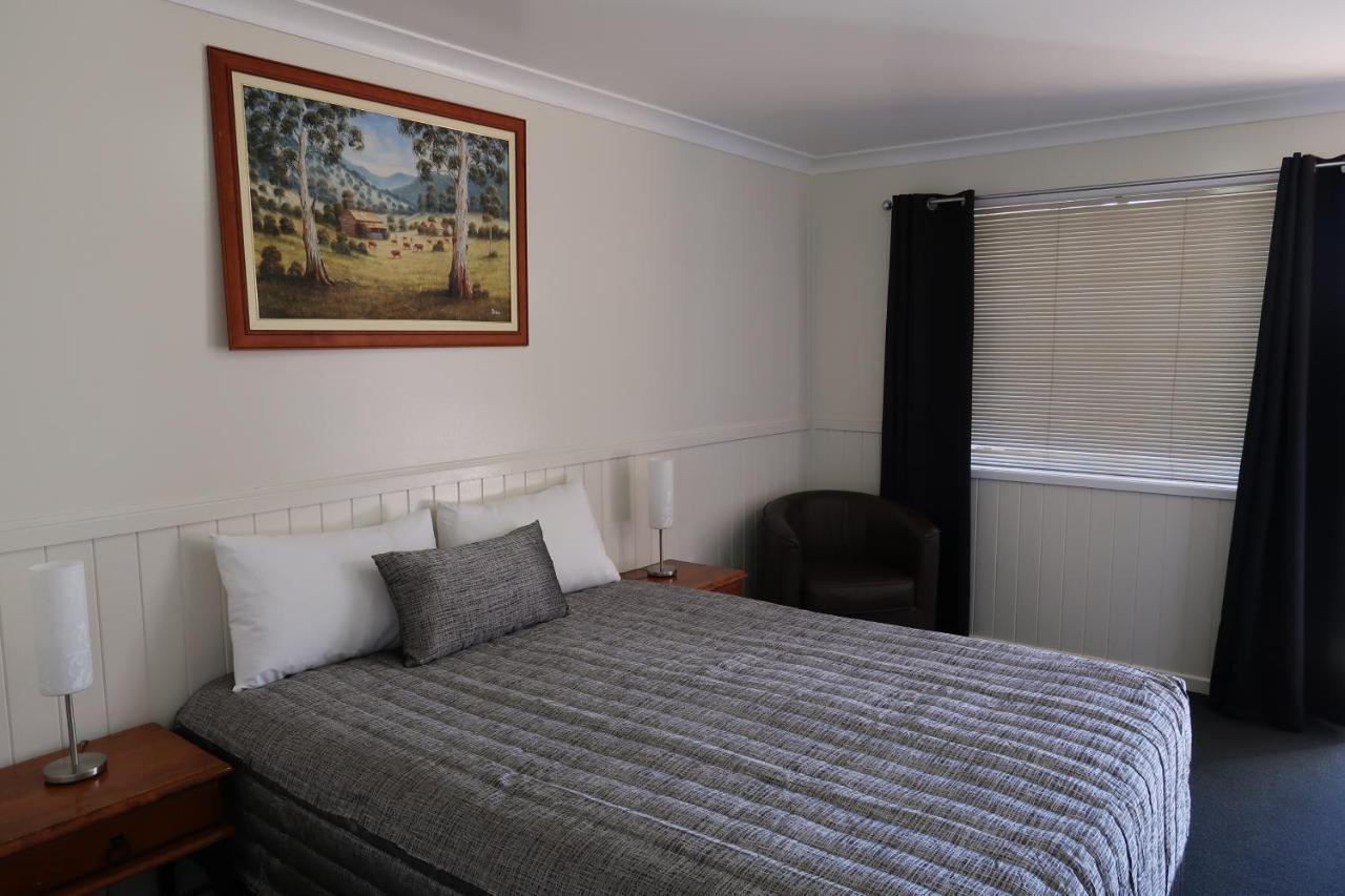 Charleville Waltzing Matilda Motor Inn エクステリア 写真