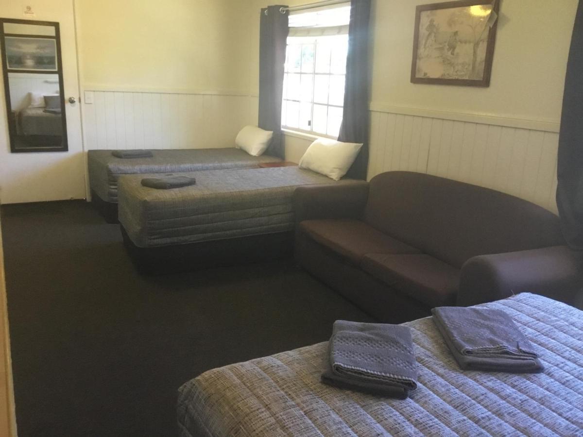 Charleville Waltzing Matilda Motor Inn エクステリア 写真